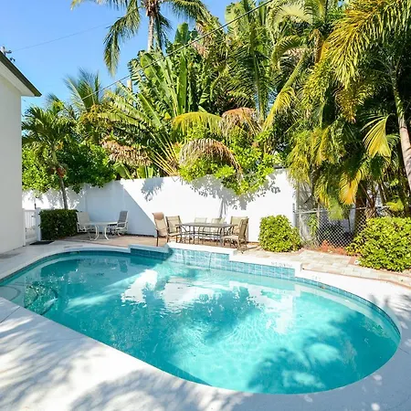 Canal 315 - Right In Siesta Key Village!